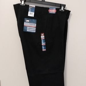 *Lee Classic Fit Flat Front Total Freedom Khaki Pants Size 40X30